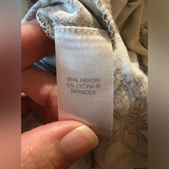 J. Jill Wearever collection, sleeveless tunic, size Xl petite, off white, navy - Picture 6 of 6